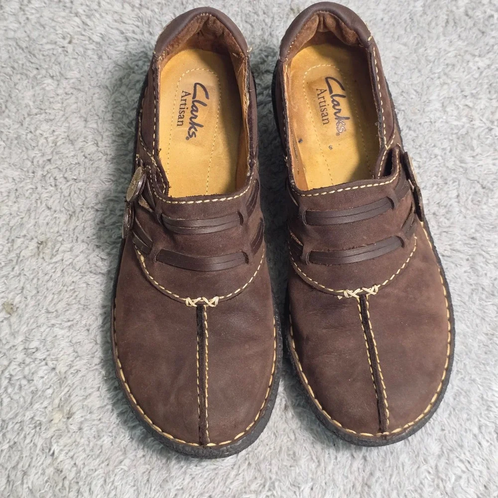 Clarks Artisan Earthy Loafers Brown Leather Button Detail Womens 6M Excellent‎
